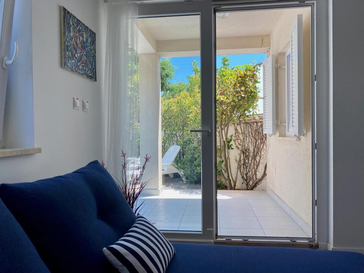 Private Pool And Mediterranean Garden Apt Mia Šilo Extérieur photo